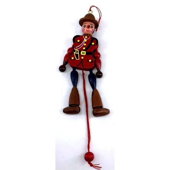 Wood Soldier Ornament Canada Pull Moveable Limbs 8" Vtg Hand Painted - Picture 1 of 7
